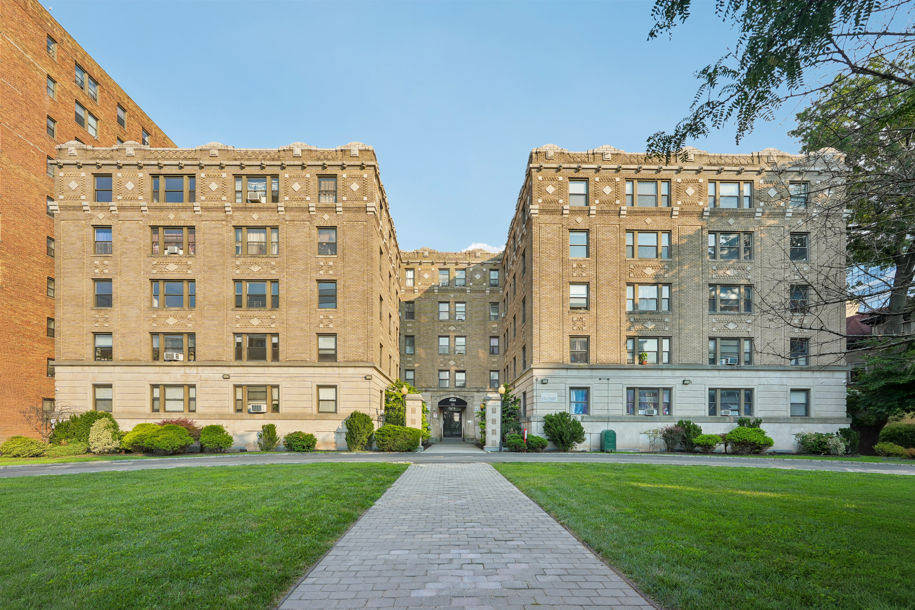 120 S Harrison St - Apt - 27