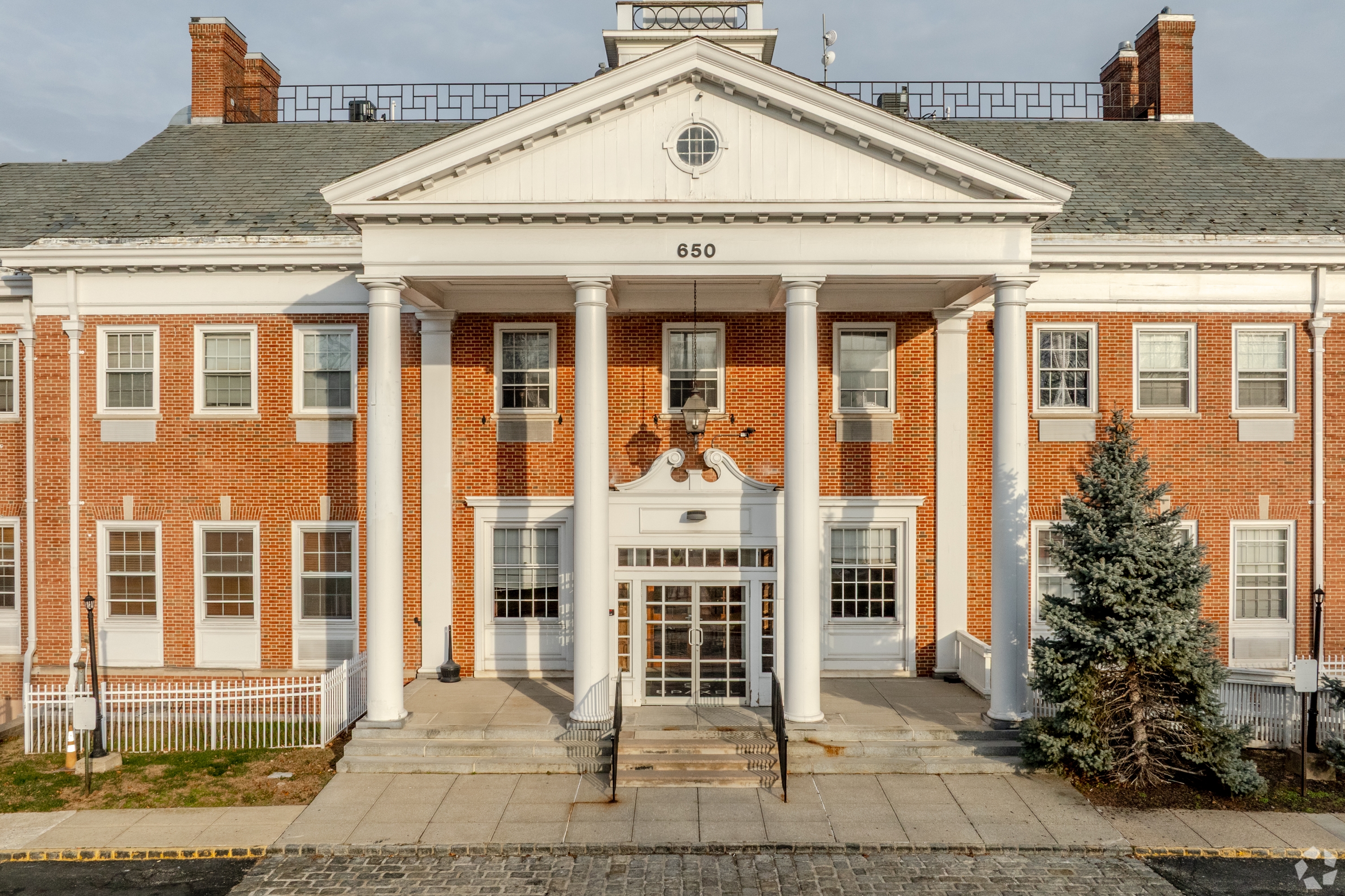 650 Park Avenue- 206