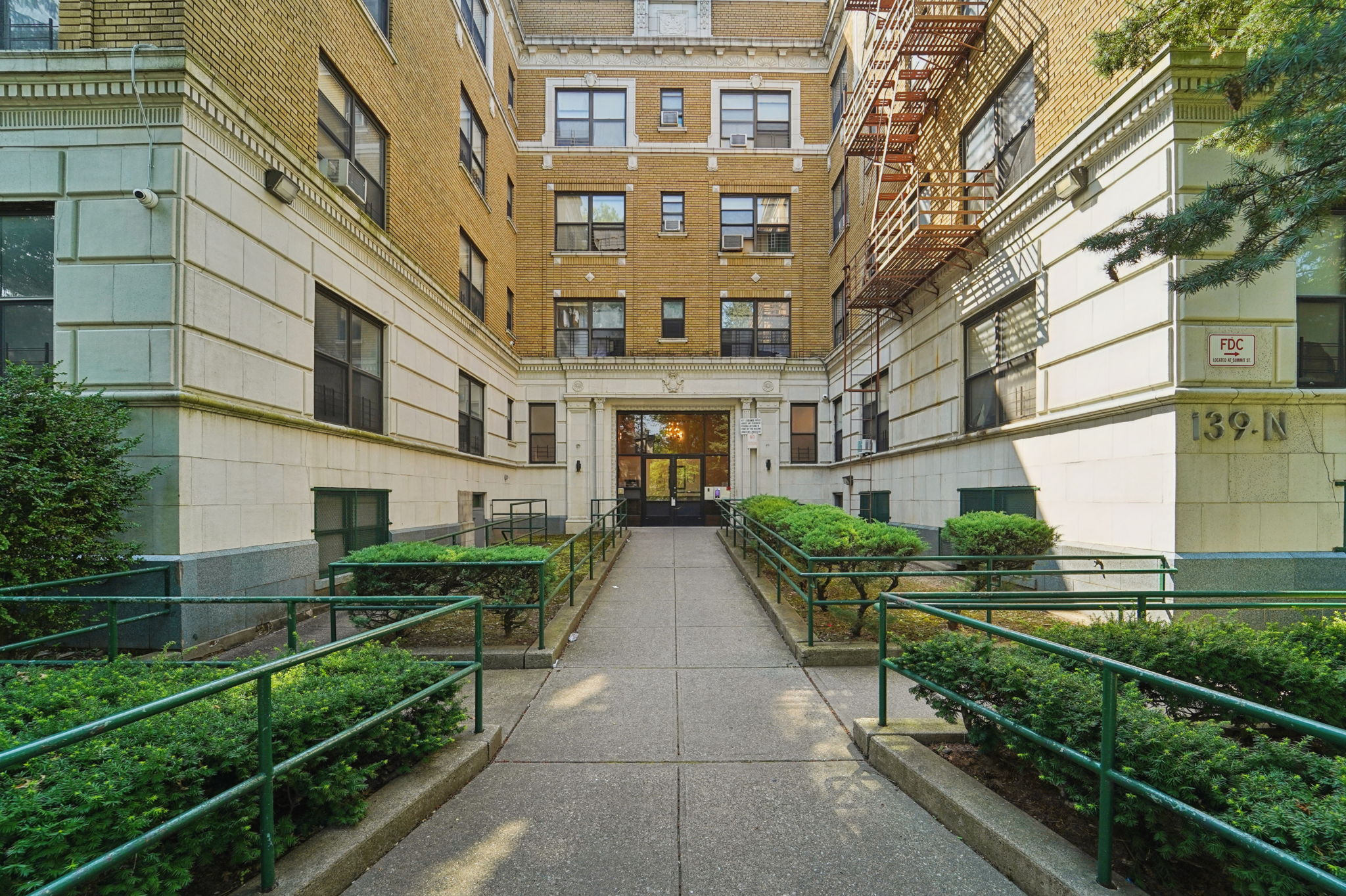 139 N Arlington Ave - 1H